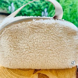 Lululemon Fleece Everywhere Belt Bag in GUC (Opal/ Gold) 1L